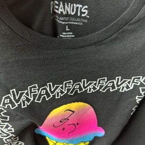 NWT Peanuts L